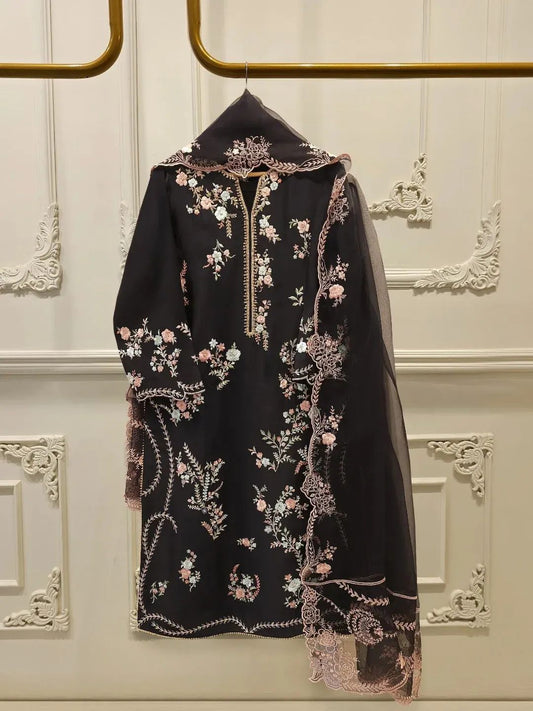 Haniya Embroidered 3PC- Lawn