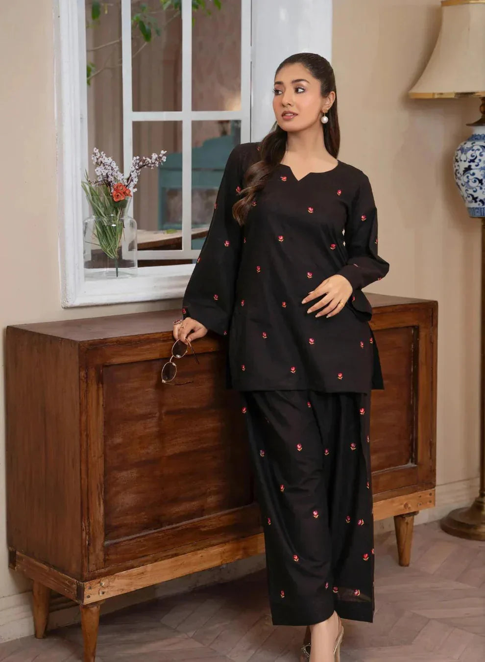 Flower-Petal Farshi Shalwar 3pc