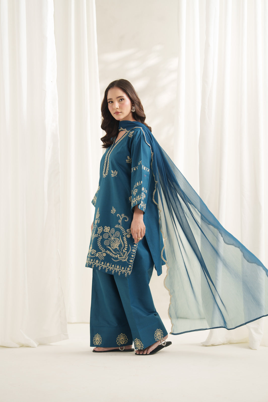 URWA EMBROIDERED 3PC