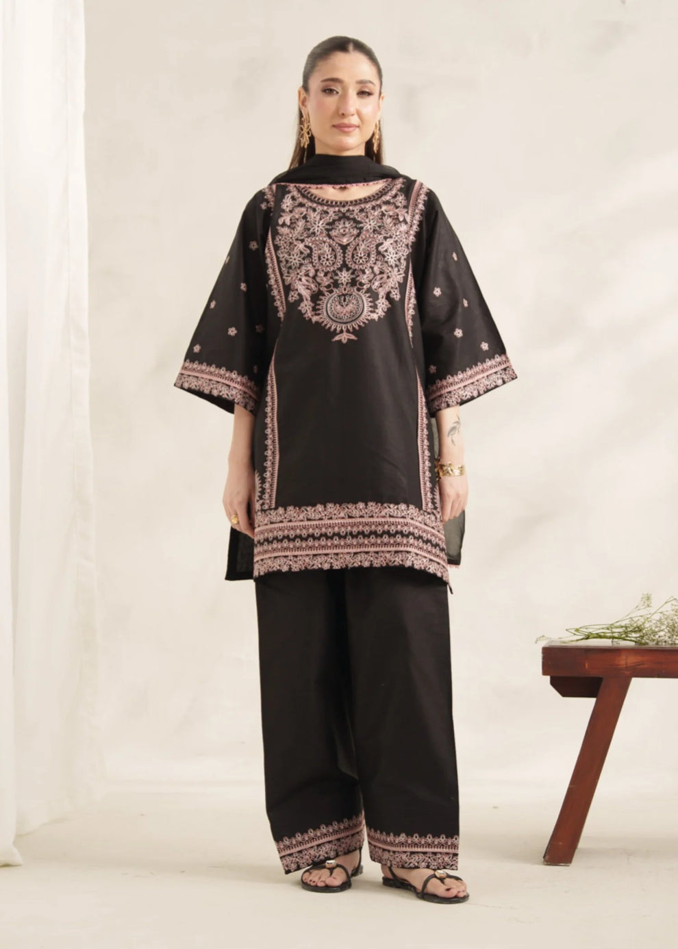 IRIS EMBROIDERED 3PC