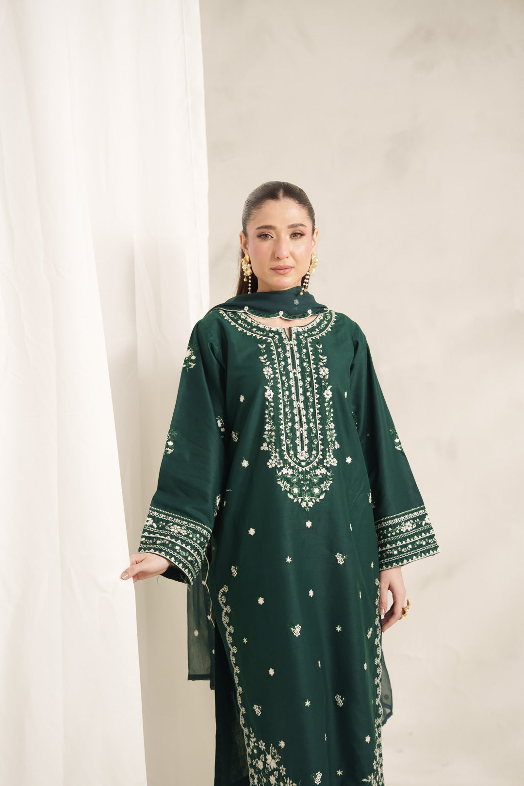 ZIRVA EMBROIDERED 3PC