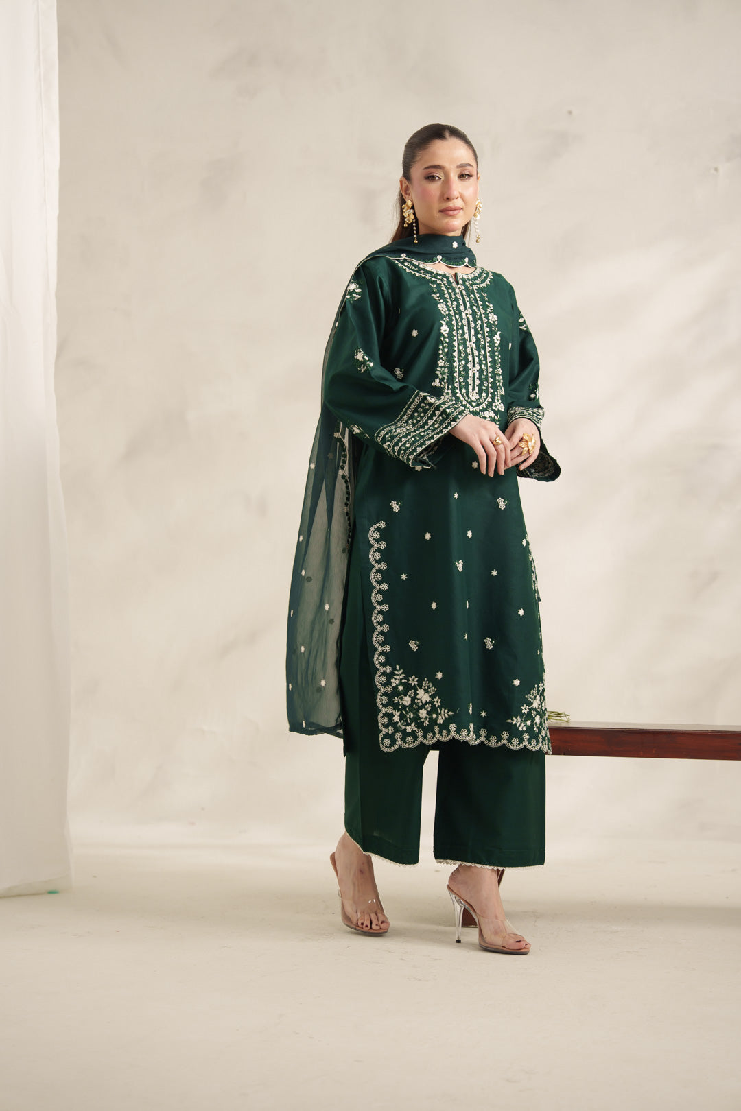 ZIRVA EMBROIDERED 3PC