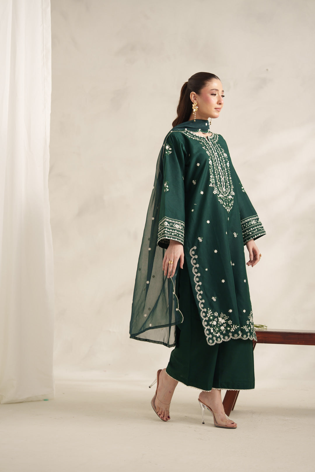 ZIRVA EMBROIDERED 3PC