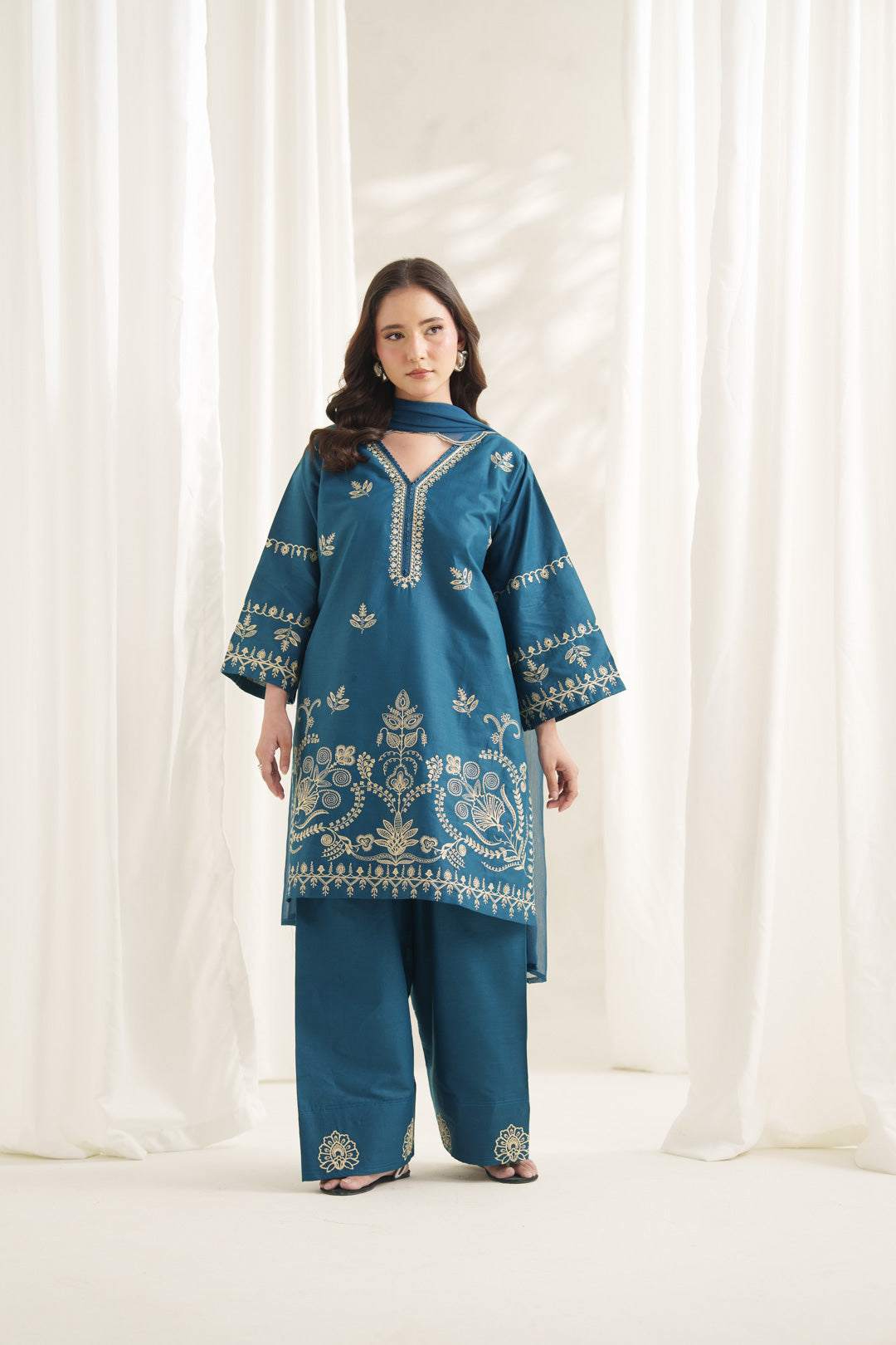URWA EMBROIDERED 3PC