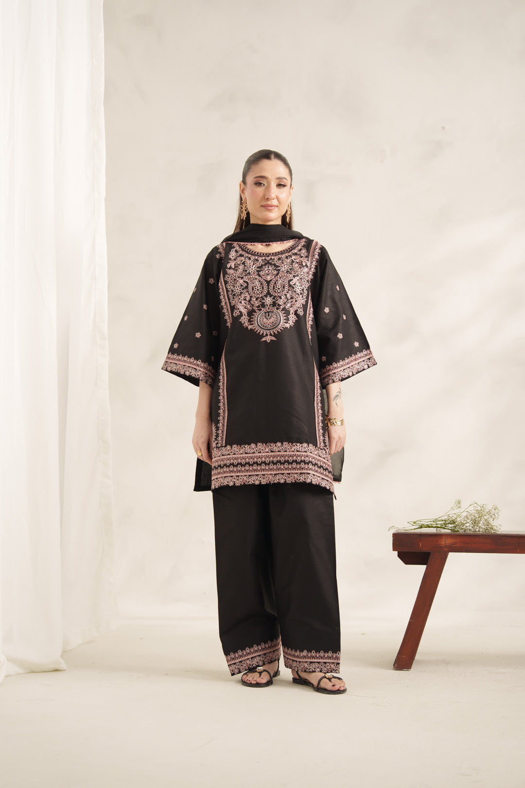 IRIS EMBROIDERED 3PC