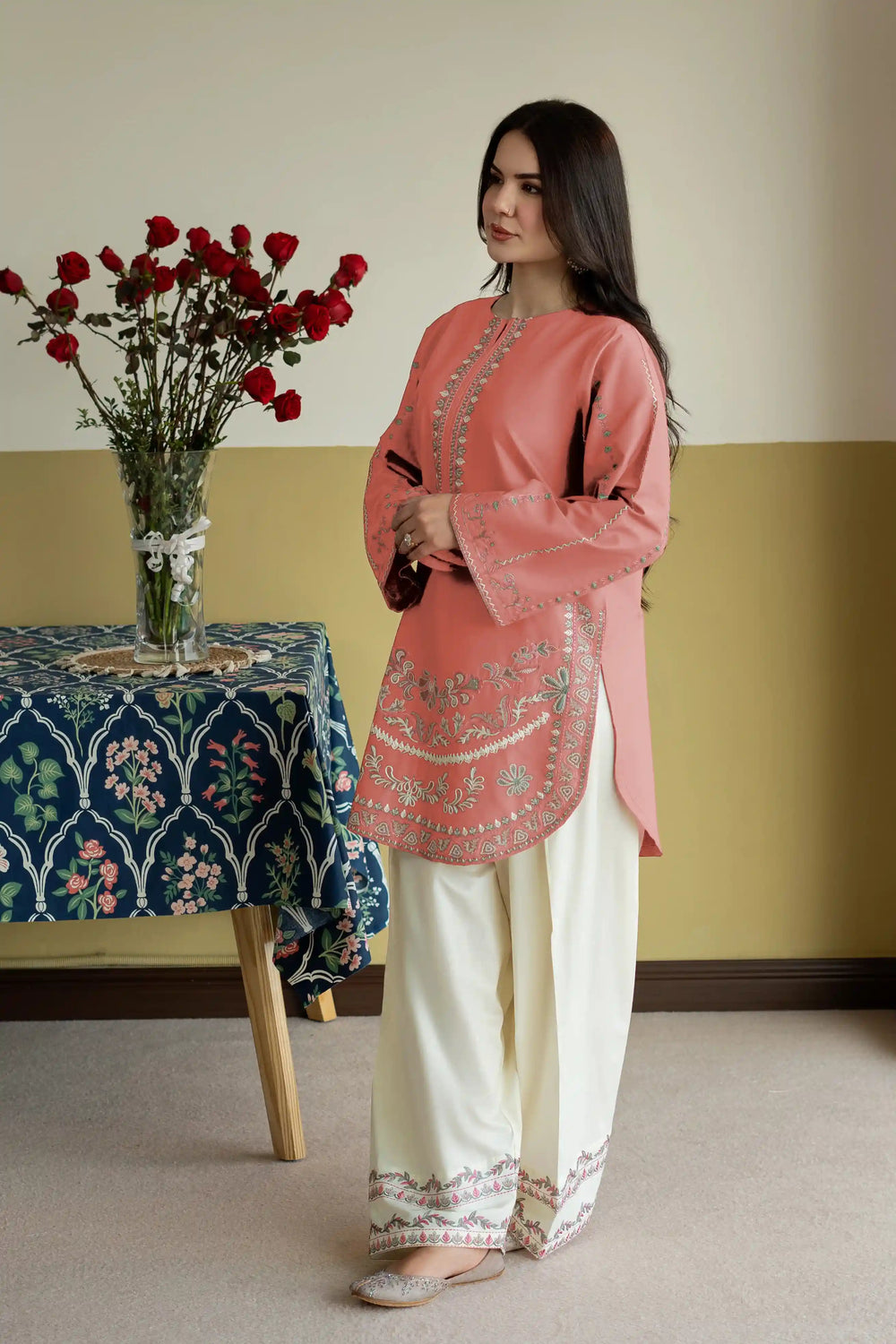 VANEEZA EMBROIDERED 2PC