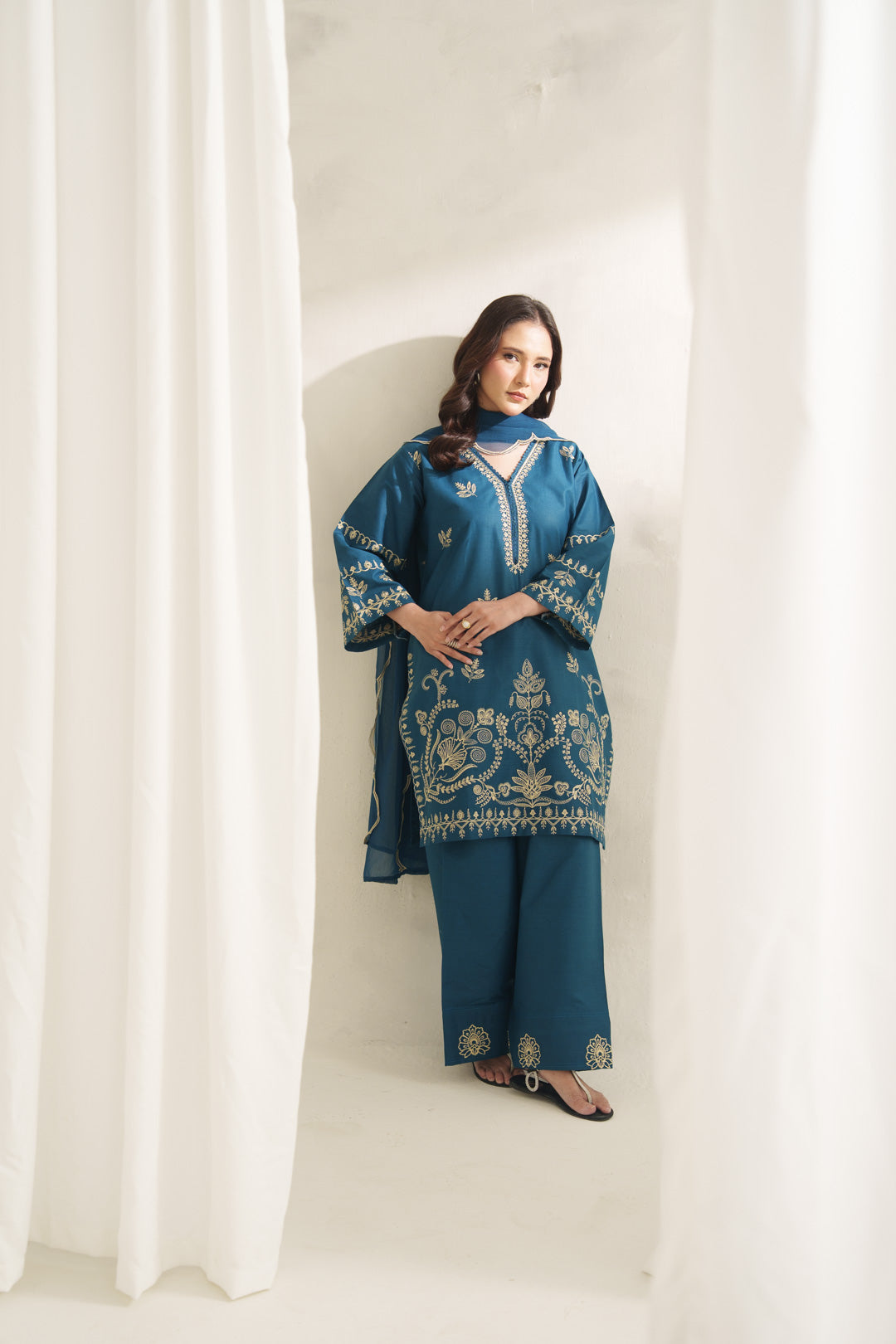 URWA EMBROIDERED 3PC