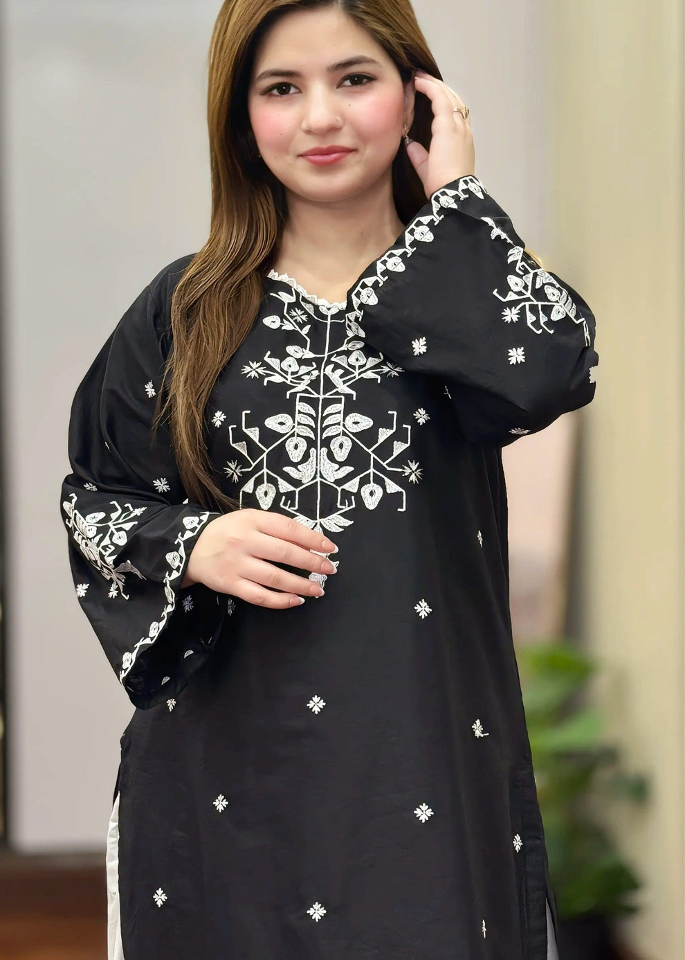 LAAJ EMBROIDERED 2pc