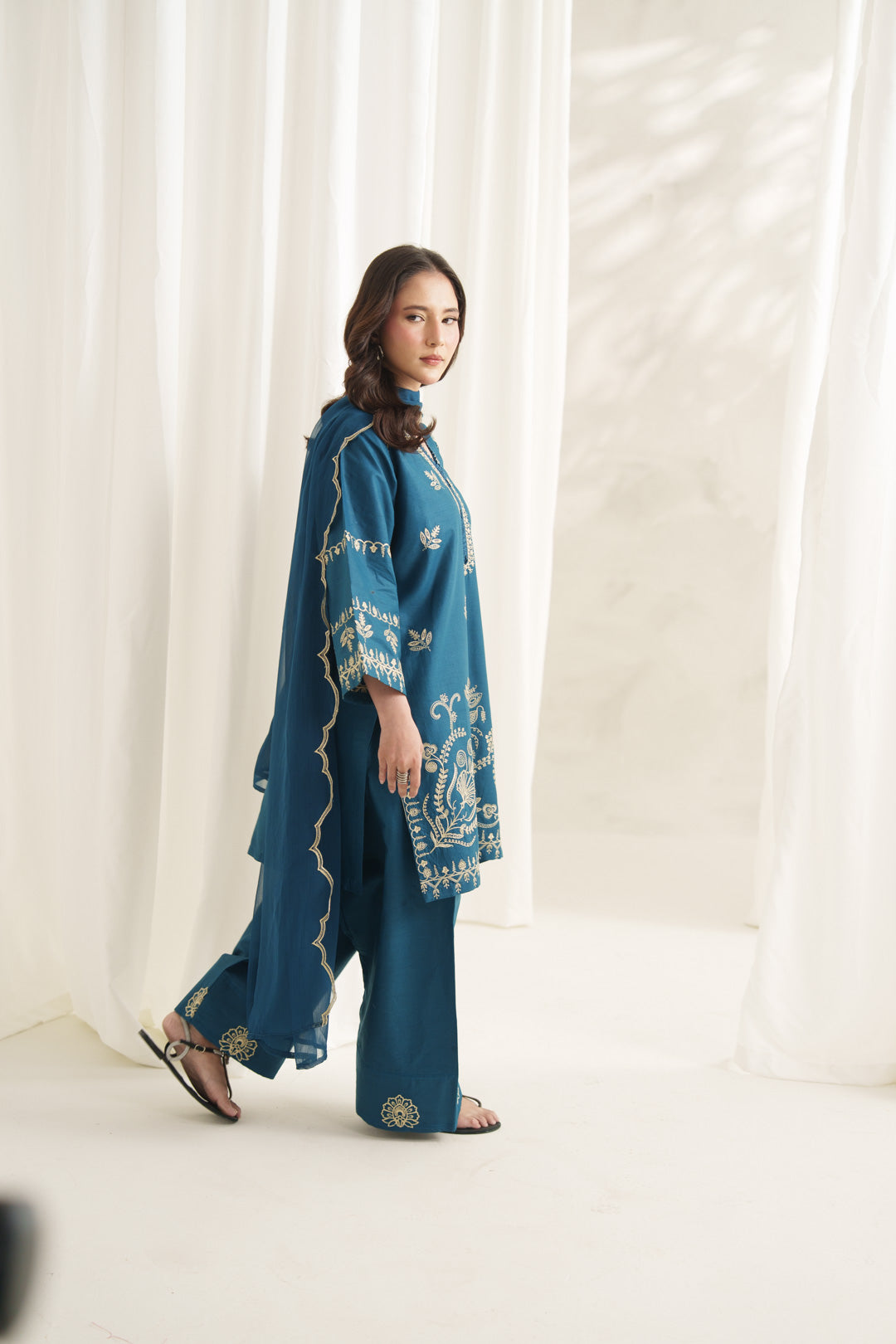URWA EMBROIDERED 3PC