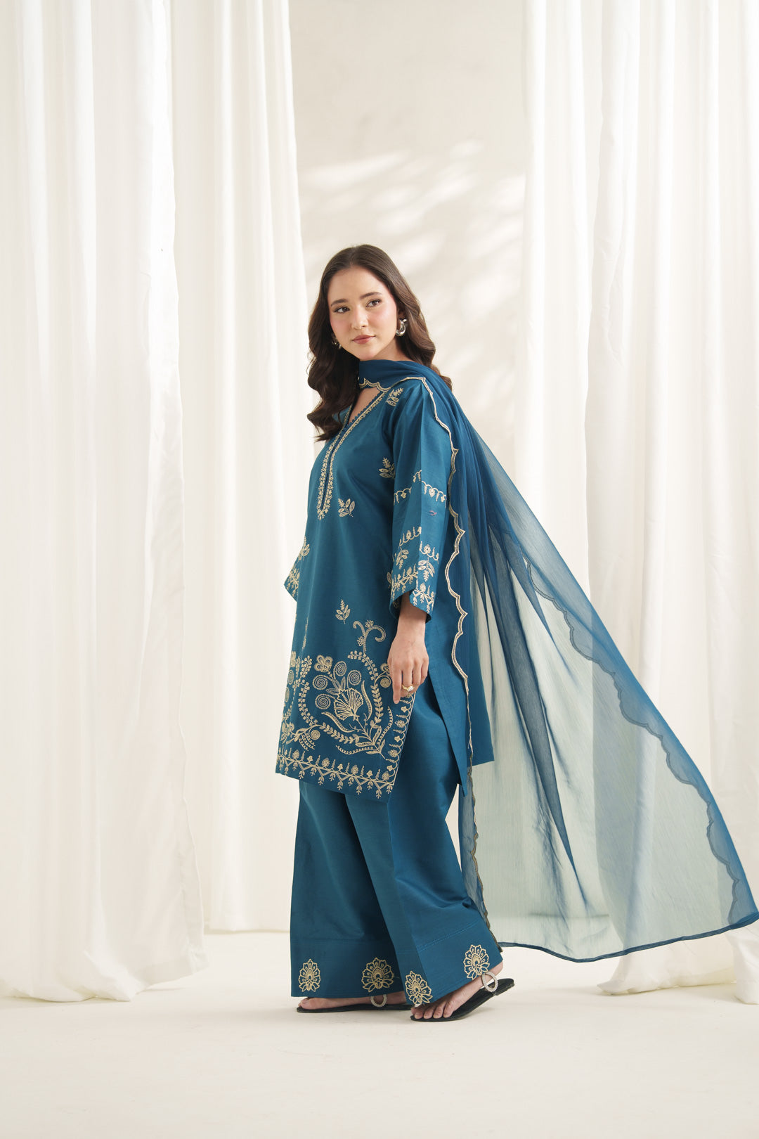 URWA EMBROIDERED 3PC