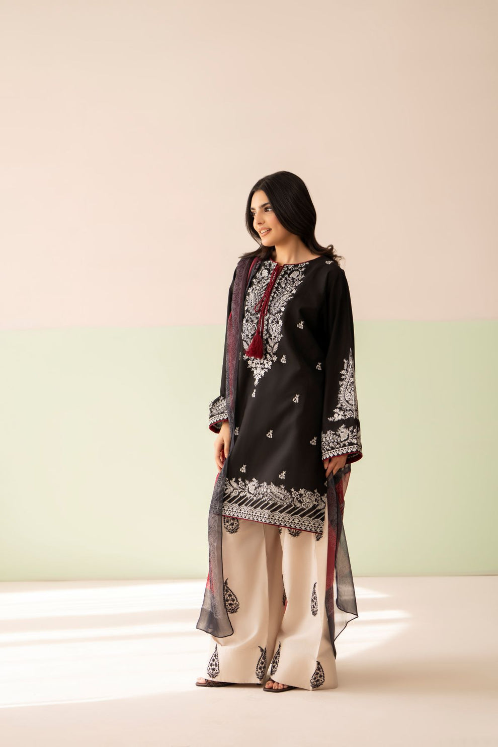 Moon EMBROIDERED 3PC