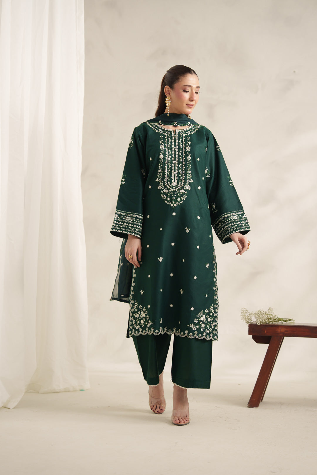 ZIRVA EMBROIDERED 3PC