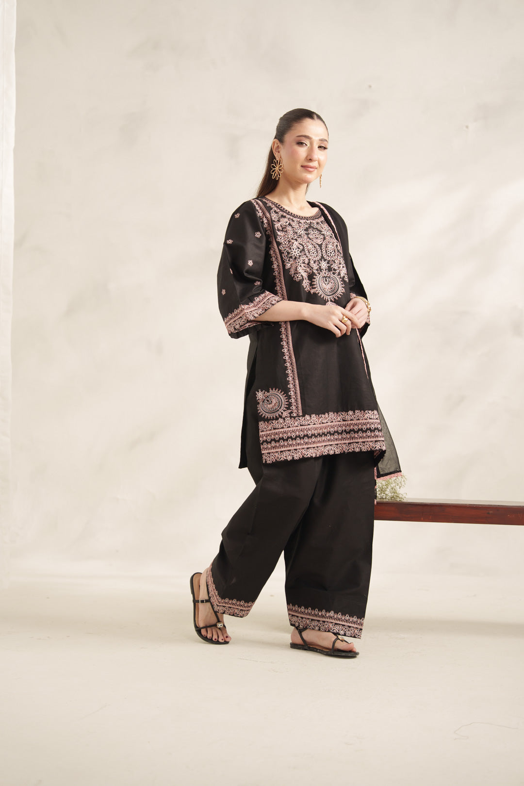 IRIS EMBROIDERED 3PC