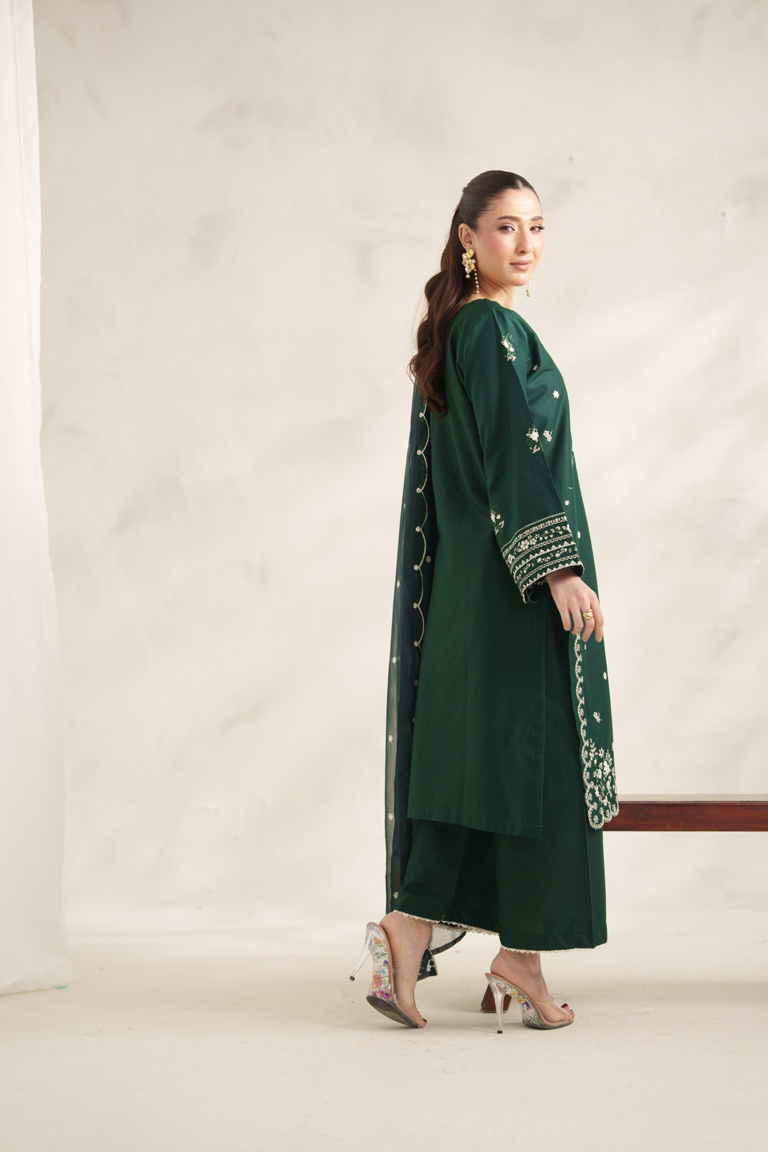 ZIRVA EMBROIDERED 3PC