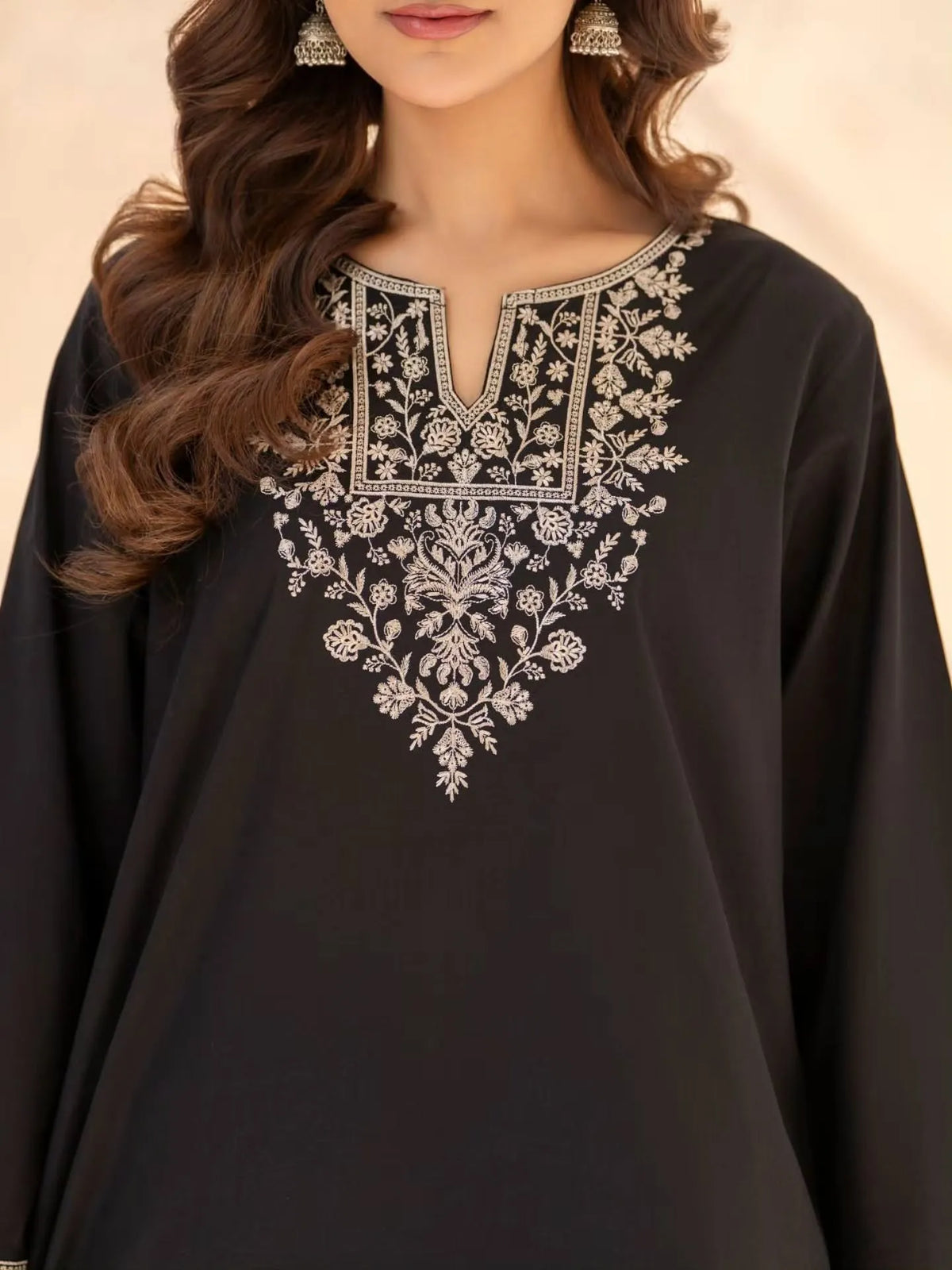 Sumiya Embroidered 2PC