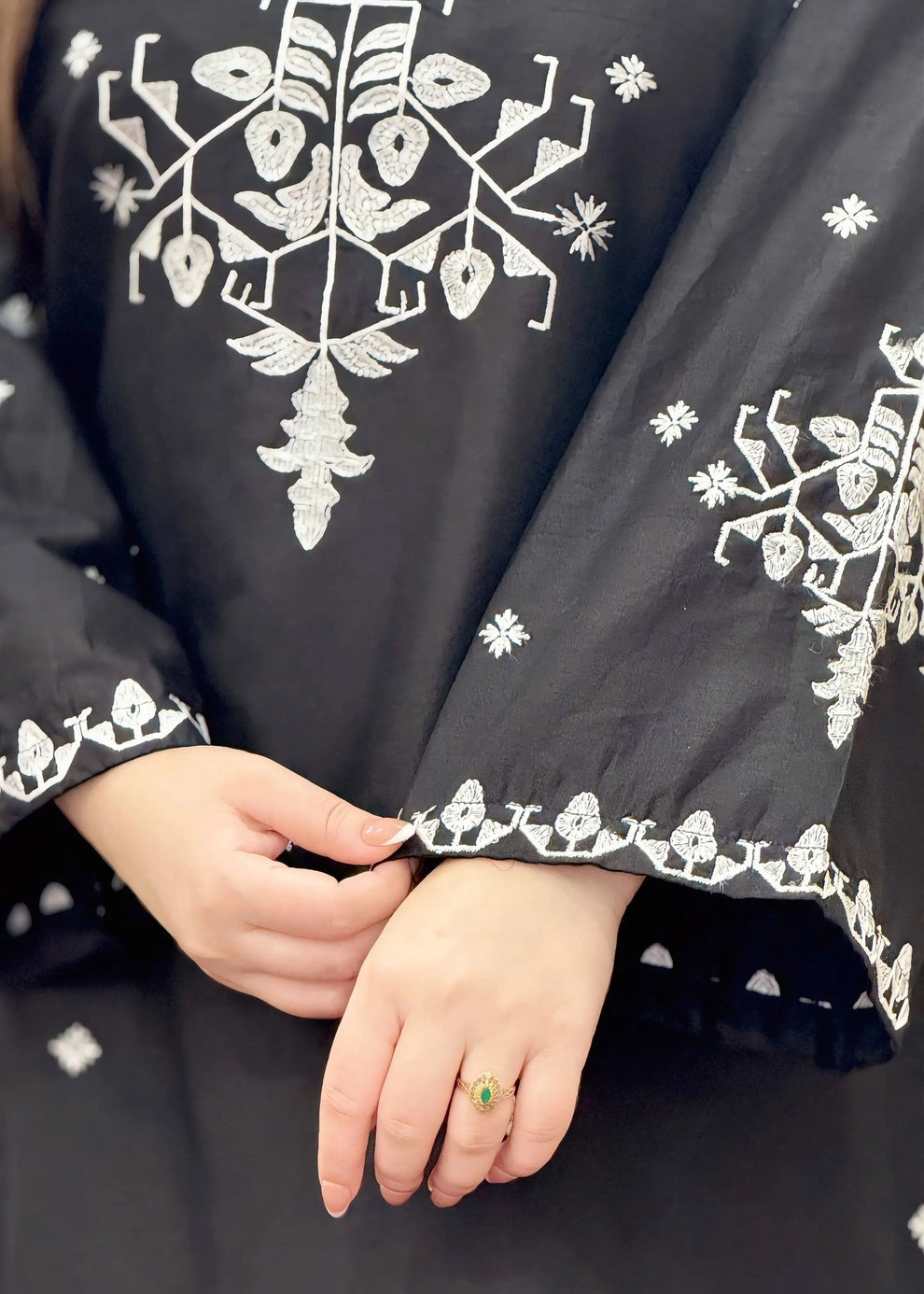 LAAJ EMBROIDERED 2pc